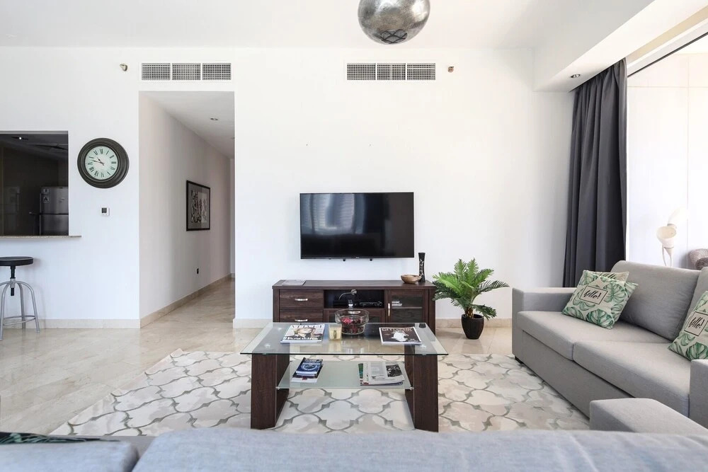 Дубай: Spacious 2BR Dubai Marina Apartment, Amazing Location!