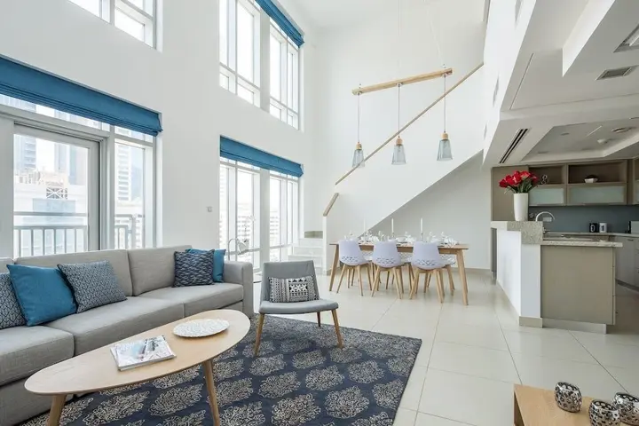 Дубай: Unique + Stunning 2BR Loft in Downtown Dubai!