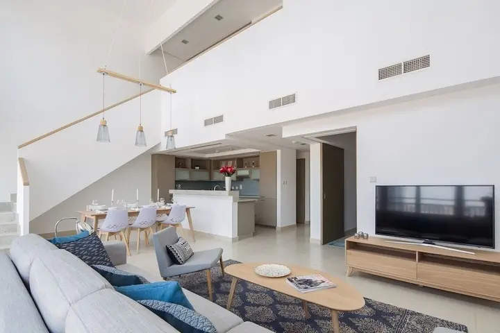 Дубай: Unique + Stunning 2BR Loft in Downtown Dubai!