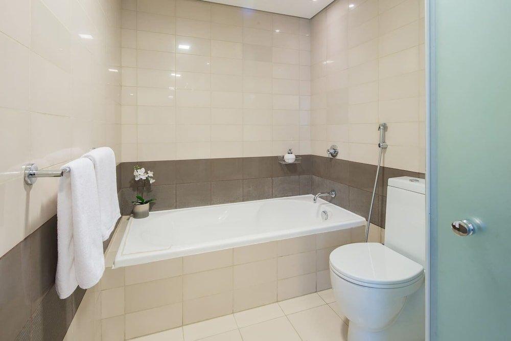 Дубай: Unique + Stunning 2BR Loft in Downtown Dubai!