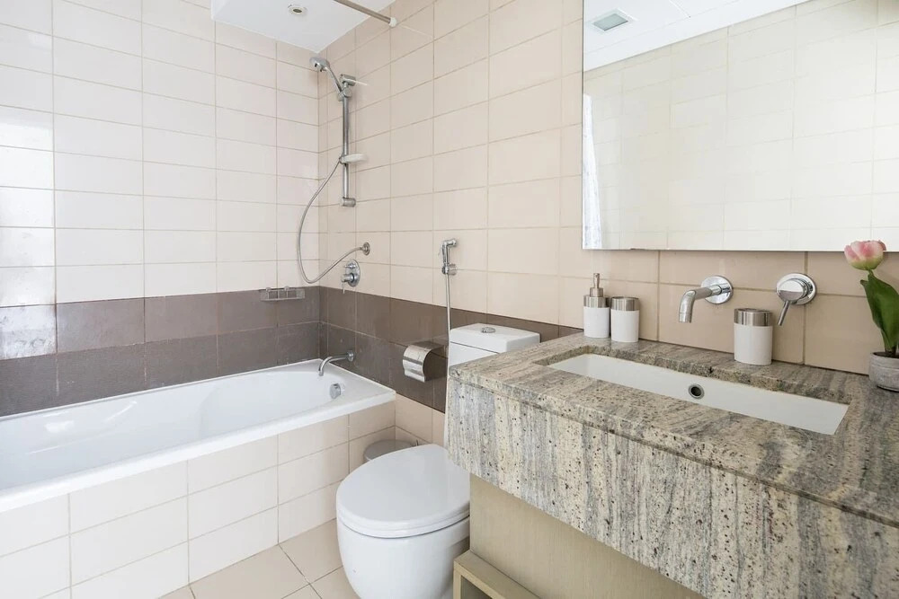 Дубай: Unique + Stunning 2BR Loft in Downtown Dubai!
