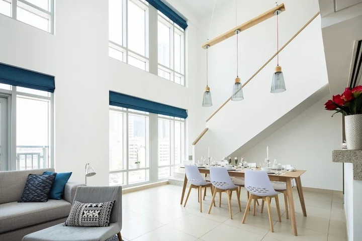 Дубай: Unique + Stunning 2BR Loft in Downtown Dubai!