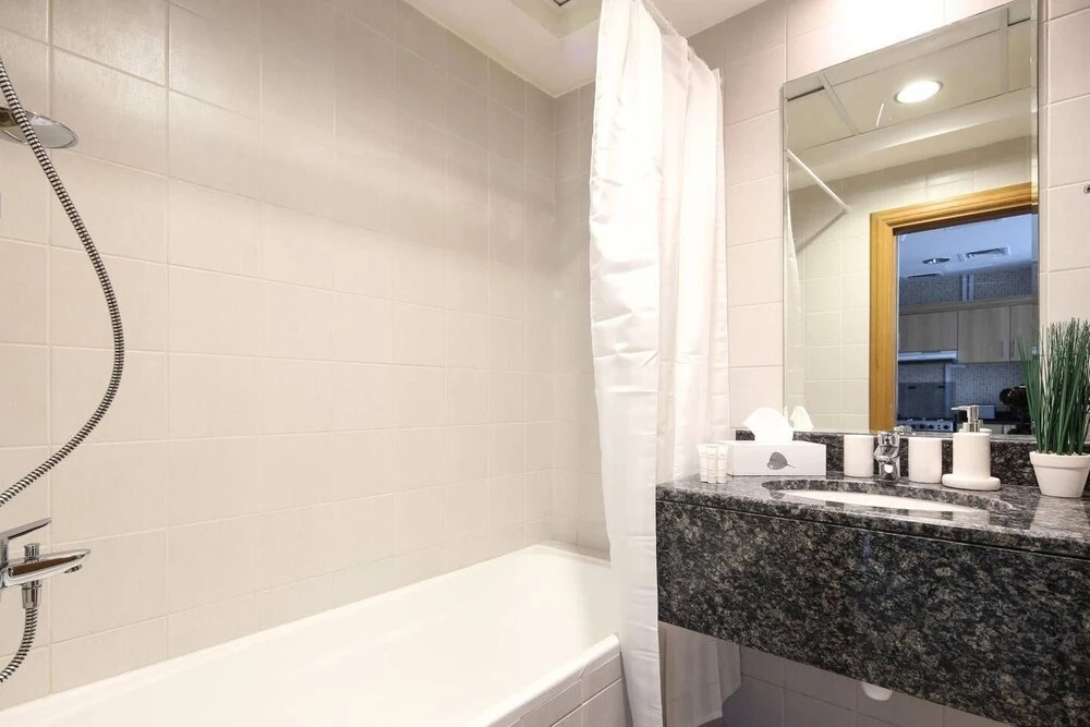 Дубай: Modern and Stylish 1BR in Business Bay