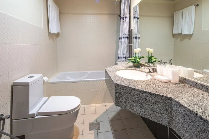 Дубай: Signature Living in Modern 1BR Apartment at Jvt!