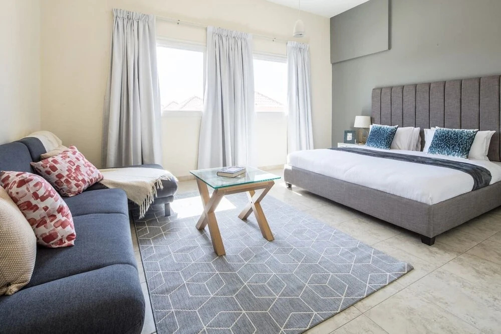 Дубай: Signature Living in Modern 1BR Apartment at Jvt!