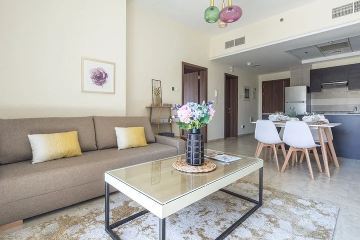 Дубай: Signature Living in Modern 1BR Apartment at Jvt!