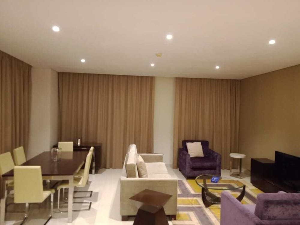 Дубай: OSKENA Vacation Homes - Damac Maison Cour Jardine