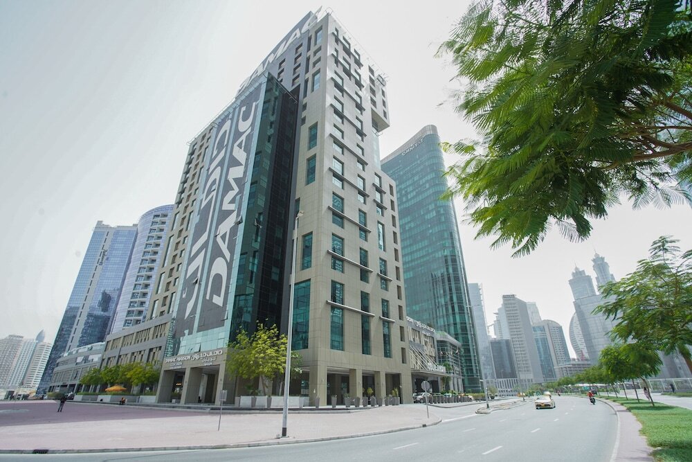 Дубай: OSKENA Vacation Homes - Damac Maison Cour Jardine