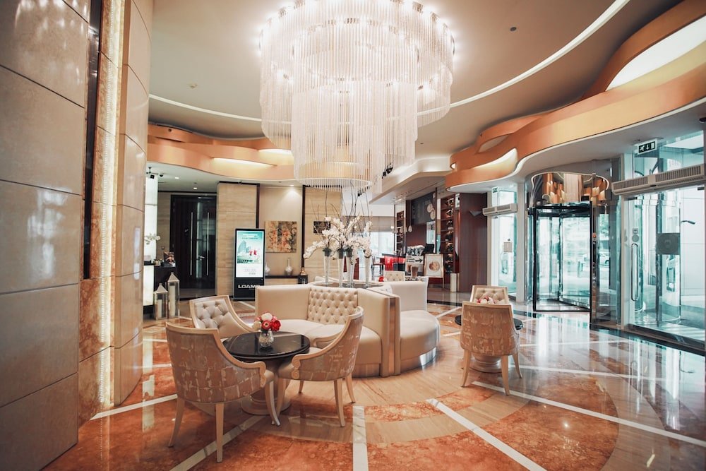 Дубай: OSKENA Vacation Homes - Damac Maison Cour Jardine