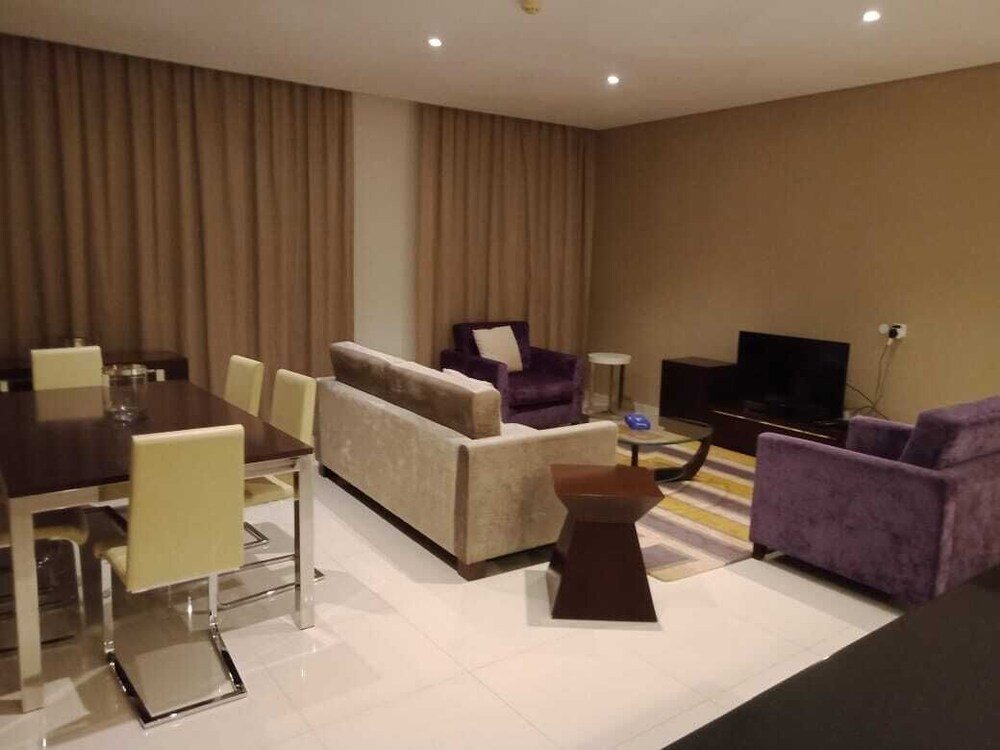 Дубай: OSKENA Vacation Homes - Damac Maison Cour Jardine