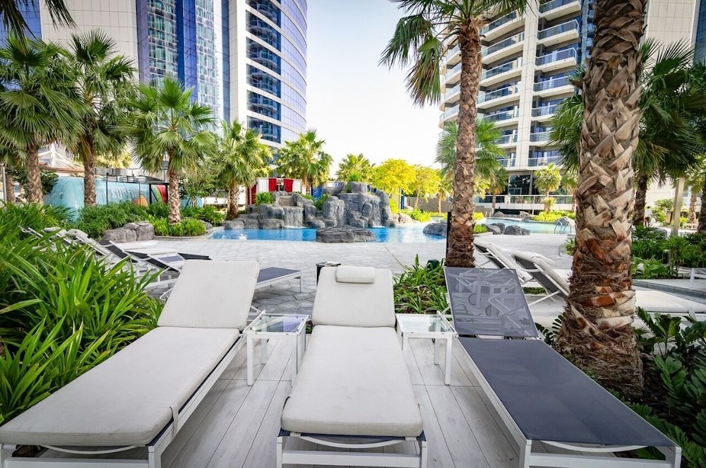 Дубай: AlAshrafia Skyline Apts Panoramic view