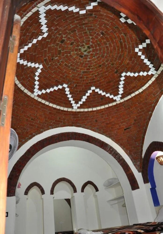 Луксор: The Healing House