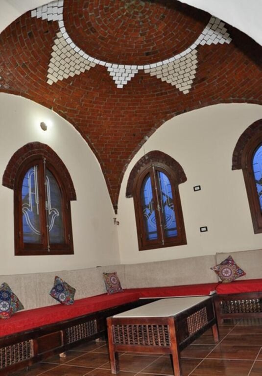 Луксор: The Healing House