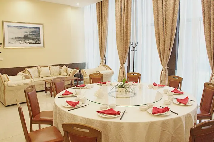 Быкачино: Отель China Merchants Hotel Airport Minsk