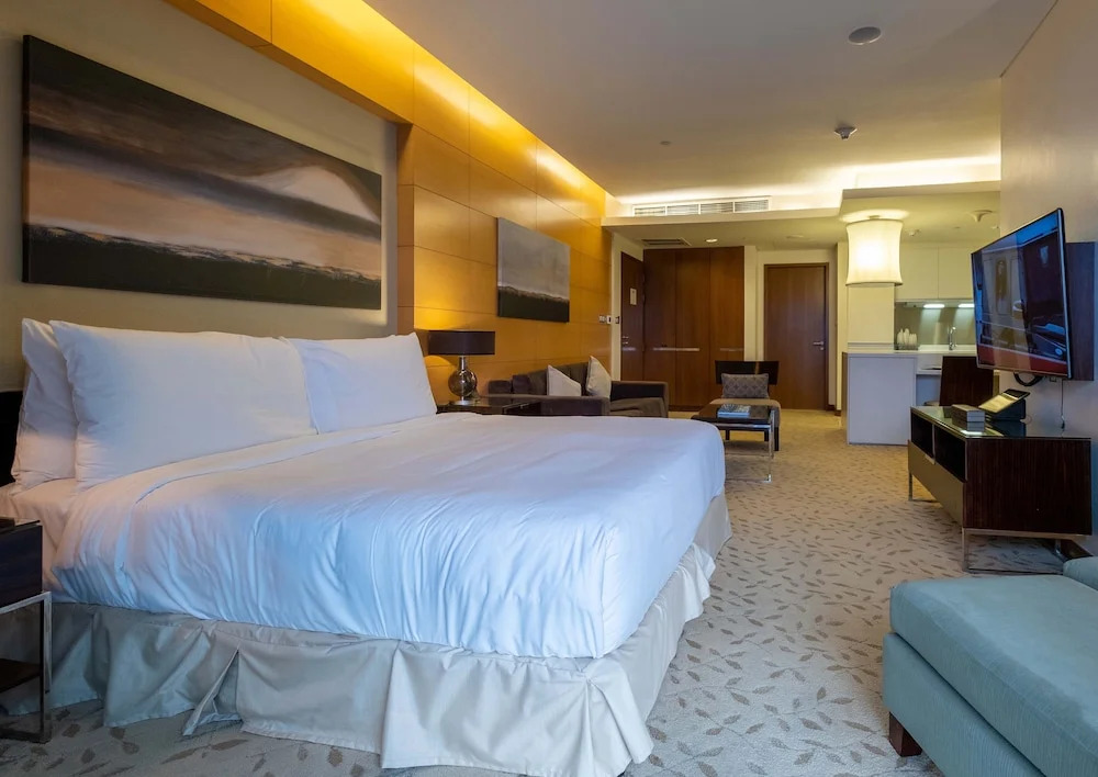 Дубай: Spacious & Chic Address Dubai Mall Residence