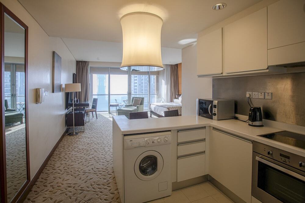 Дубай: Spacious & Chic Address Dubai Mall Residence