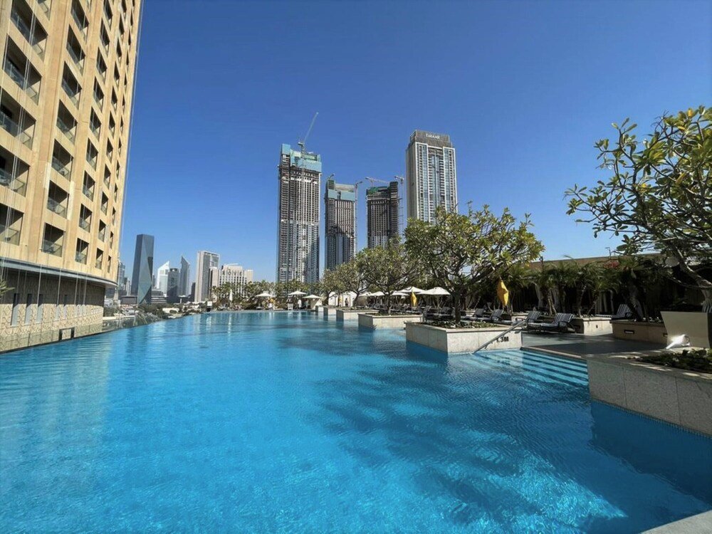 Дубай: Spacious & Chic Address Dubai Mall Residence