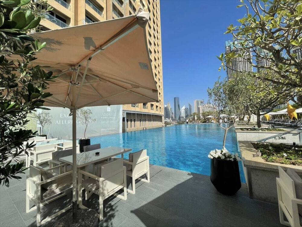 Дубай: Spacious & Chic Address Dubai Mall Residence