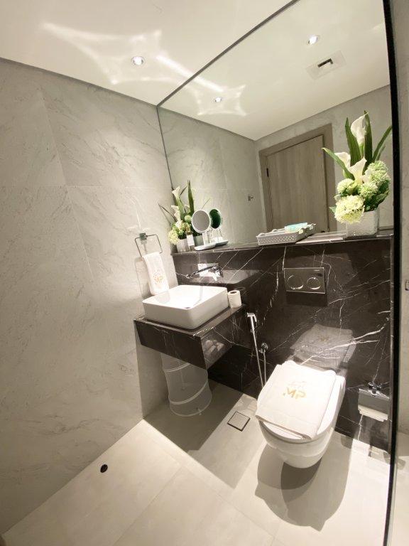 Дубай: Trendy Studio at the Heart of JVC with Health Club