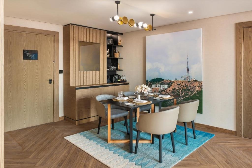 Дубай: Paramount Hotel Midtown