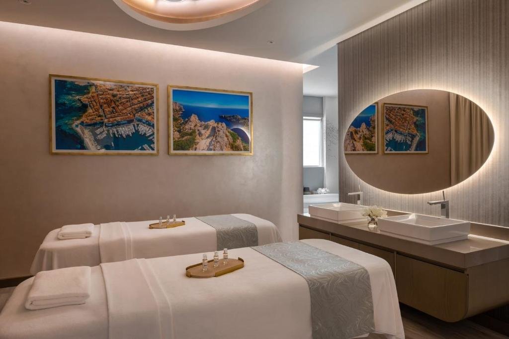 Дубай: Paramount Hotel Midtown