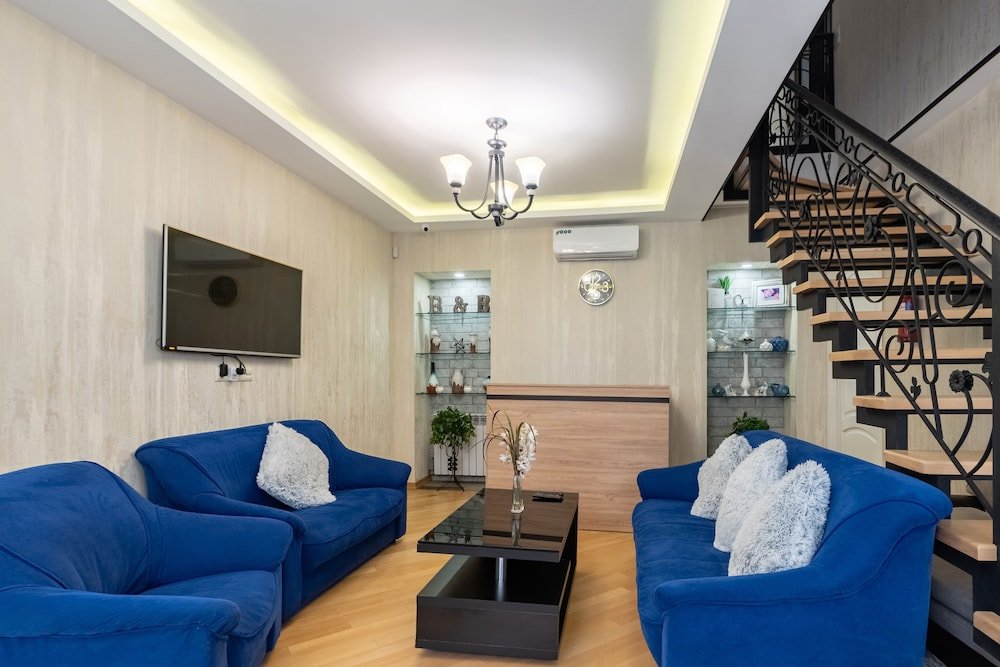 Тбилиси: Q&B Hotel