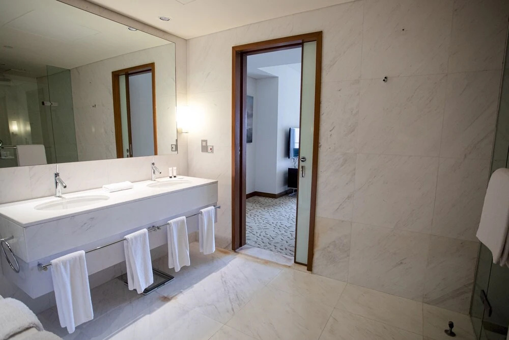 Дубай: Ultimate Luxury at Fashion Avenue Dubai Mall Residences
