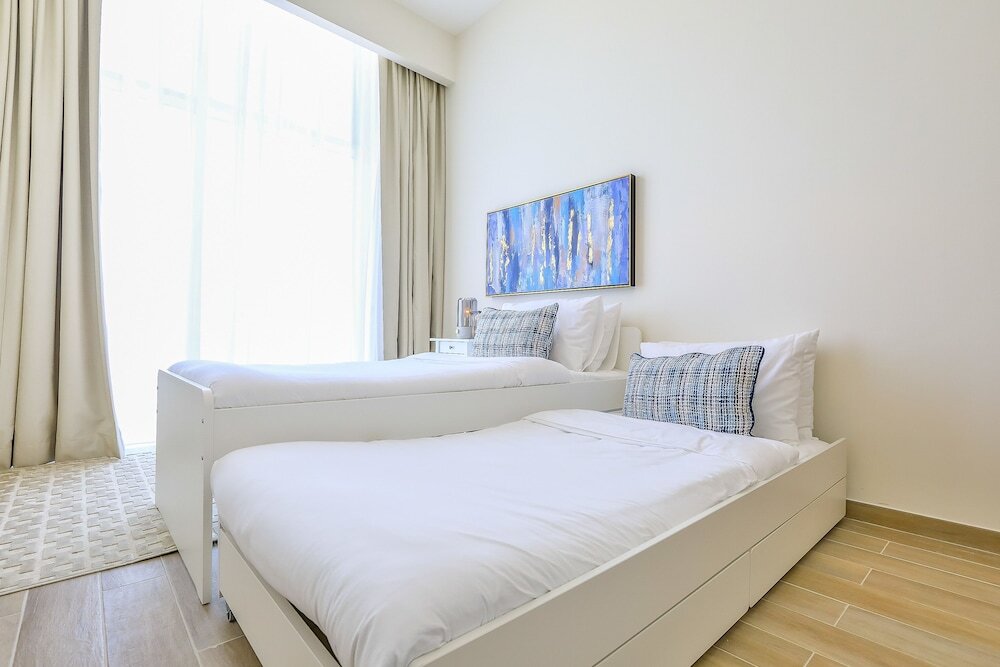 Дубай: Driven Holiday Homes - Mada Residences