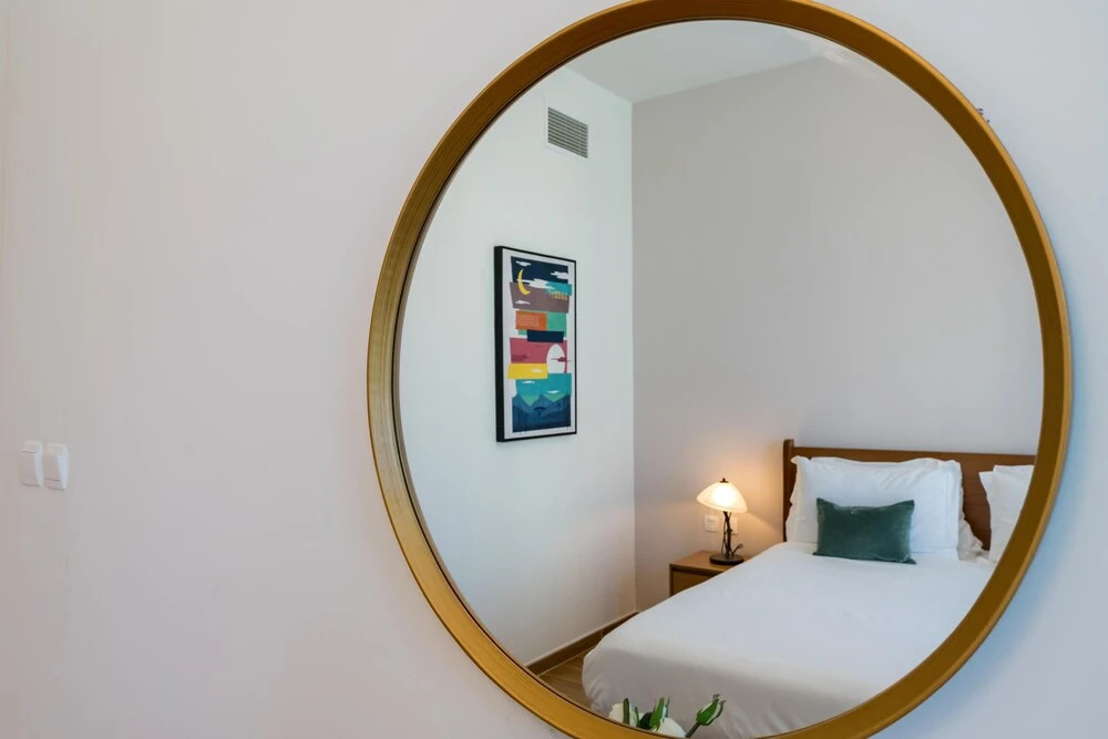 Дубай: Whitesage - Waterfront Luxe Apartment With Great Canal Views