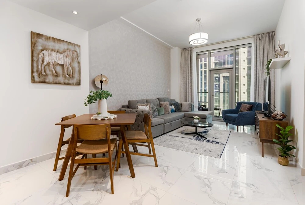 Дубай: Whitesage - Waterfront Luxe Apartment With Great Canal Views