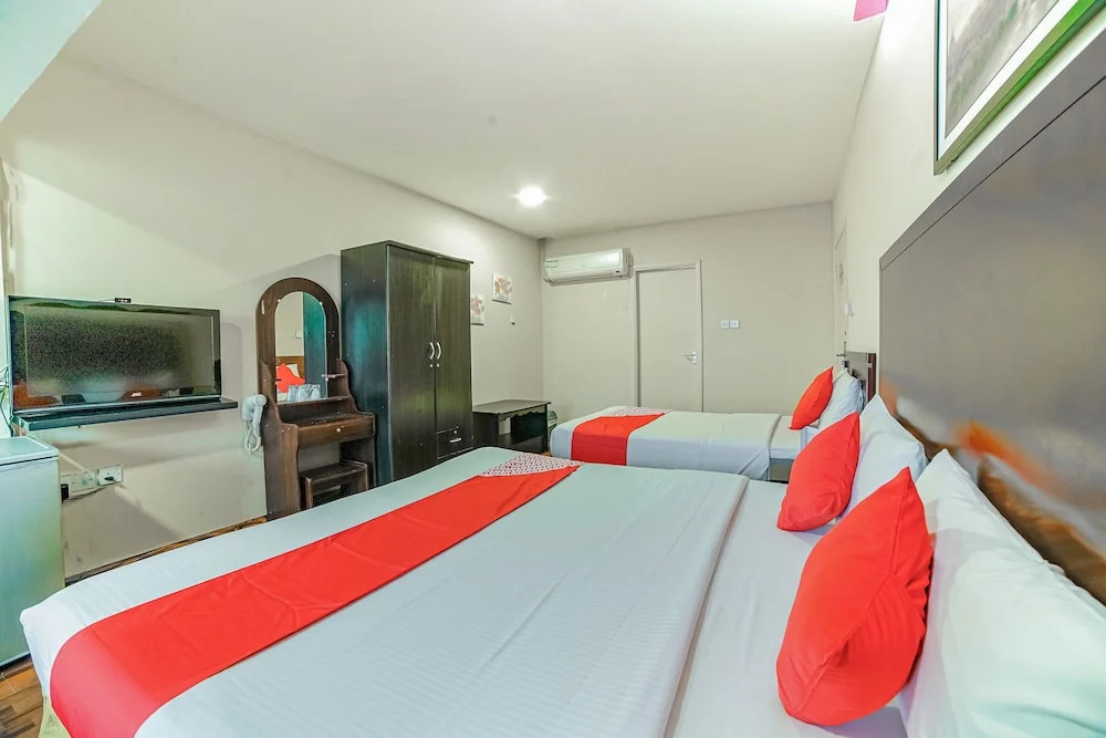 Шарджа: OYO 394 Dana Al Buhaira Beach Hotel