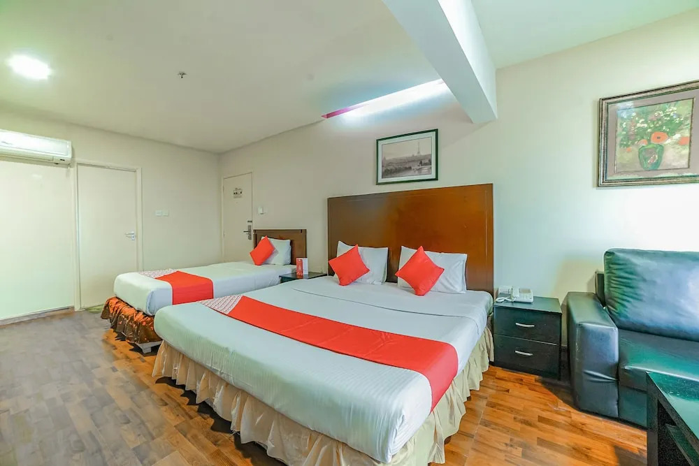 Шарджа: OYO 394 Dana Al Buhaira Beach Hotel
