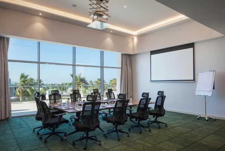 Дубай: Centara Mirage Beach Resort Dubai