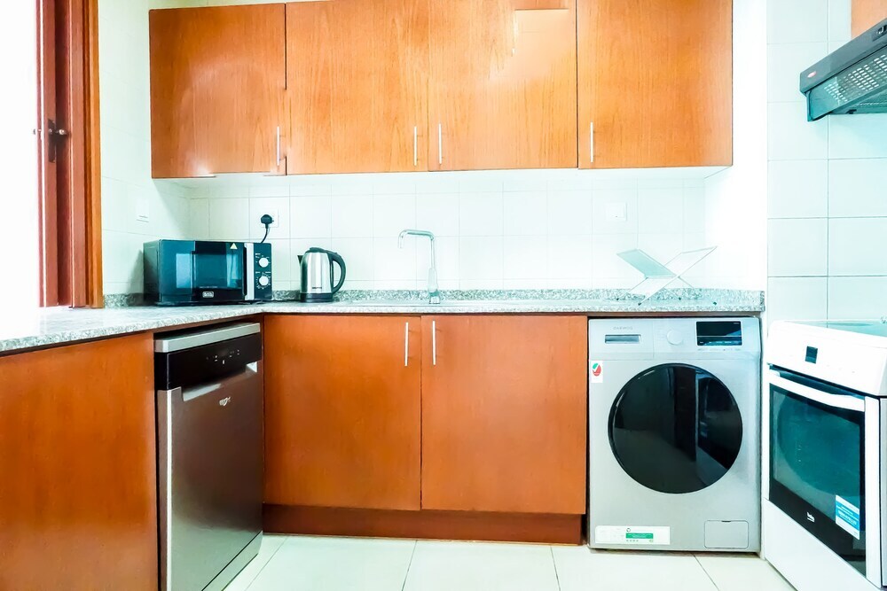 Дубай: SuperHost- Premium 1BR with Partial Marina View