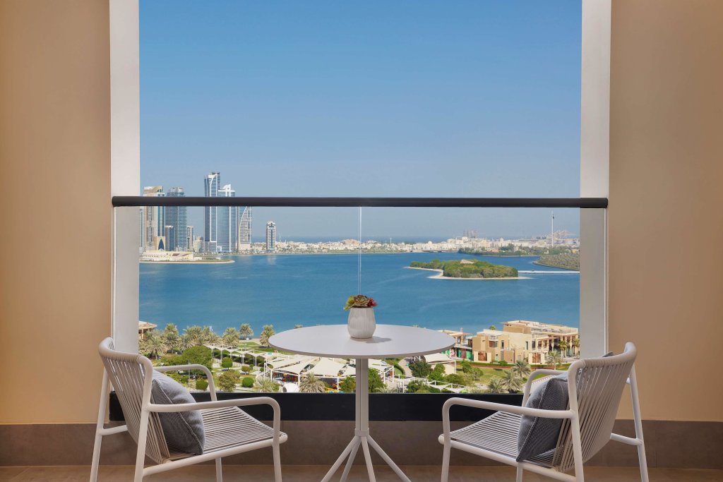 Шарджа: DoubleTree by Hilton Sharjah Waterfront Hotel & Residences