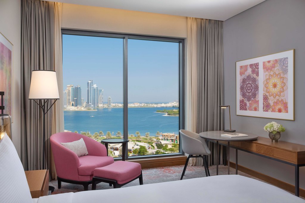 Шарджа: DoubleTree by Hilton Sharjah Waterfront Hotel & Residences