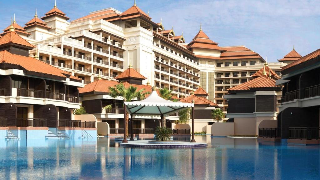 Дубай: Luxury residential apartments located in Anantara area , pool , beach , free parking