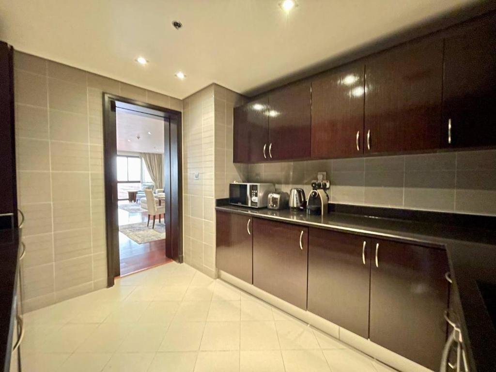 Дубай: Luxury residential apartments located in Anantara area , pool , beach , free parking