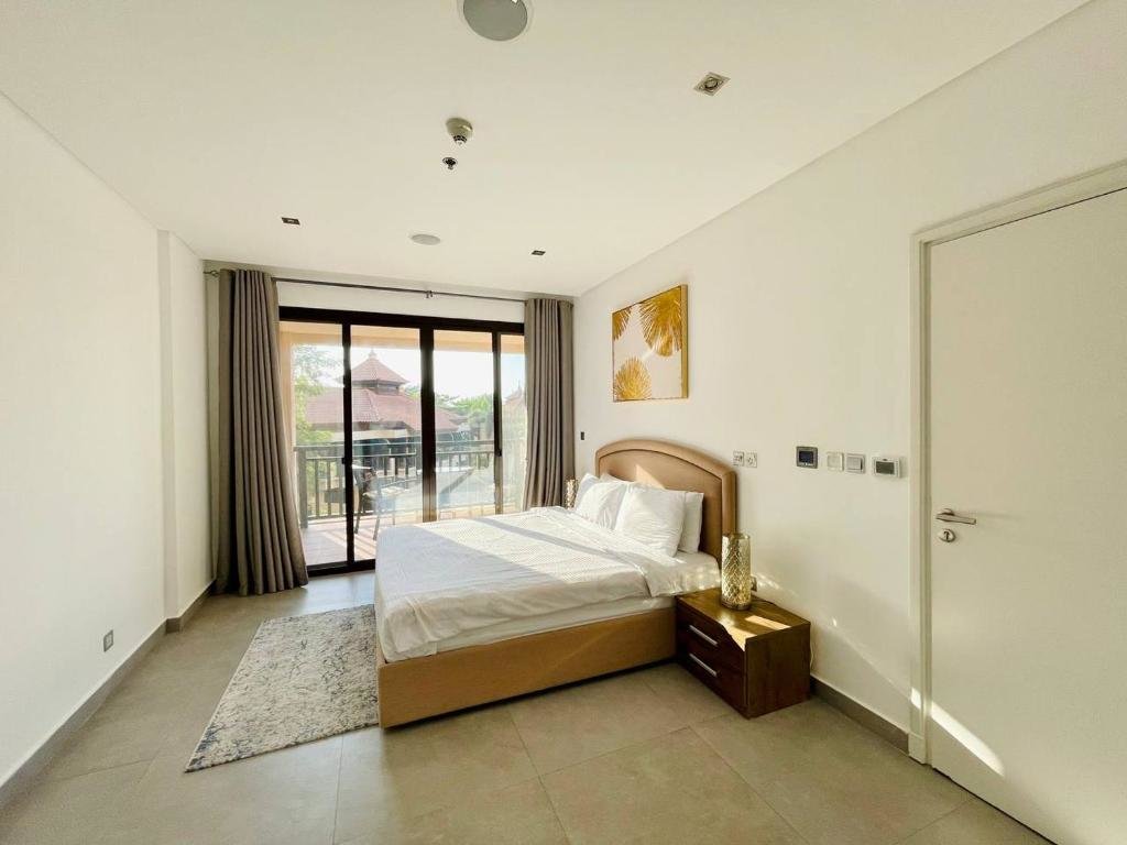 Дубай: Luxury residential apartments located in Anantara area , pool , beach , free parking