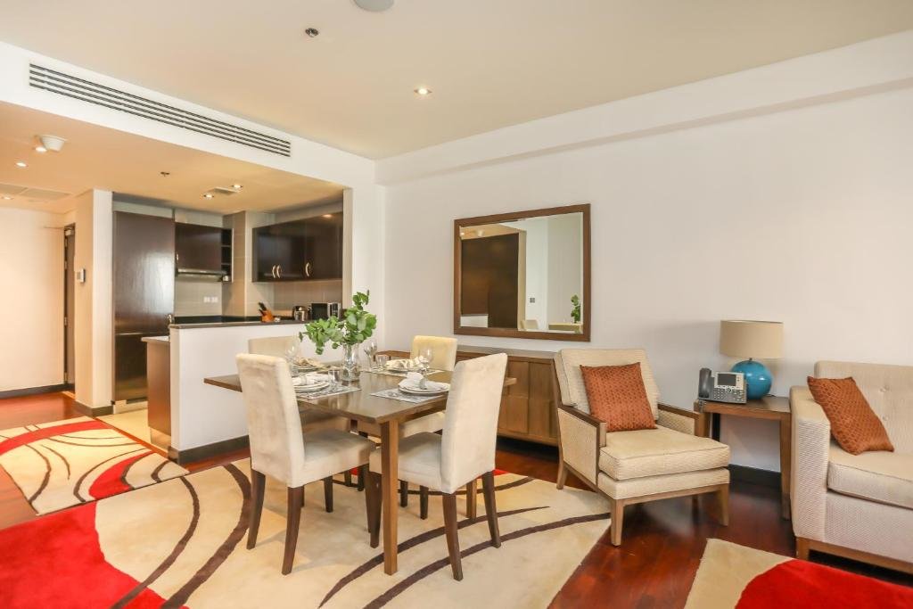 Дубай: Luxury residential apartments located in Anantara area , pool , beach , free parking