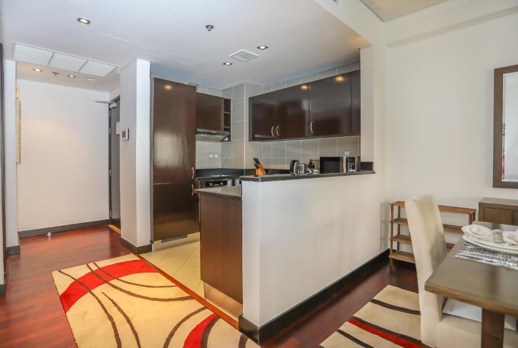 Дубай: Luxury residential apartments located in Anantara area , pool , beach , free parking