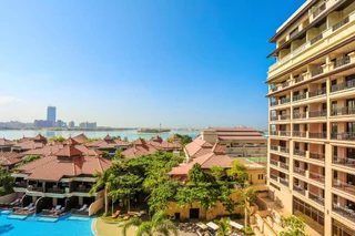 Дубай: Luxury residential apartments located in Anantara area , pool , beach , free parking