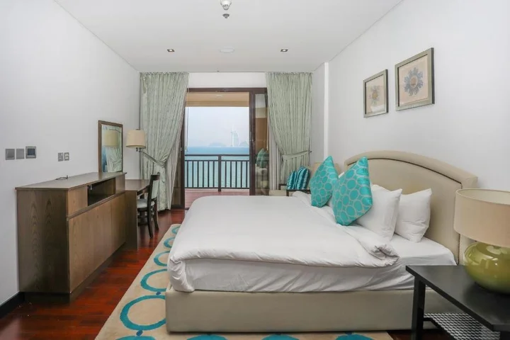Дубай: Luxury residential apartments located in Anantara area , pool , beach , free parking