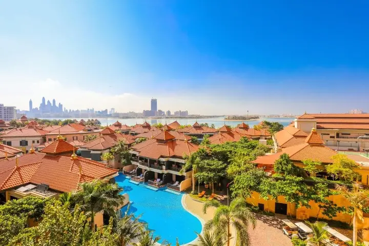 Дубай: Luxury residential apartments located in Anantara area , pool , beach , free parking