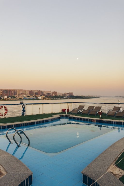 Queen isis floating hotel in minya — фото 2