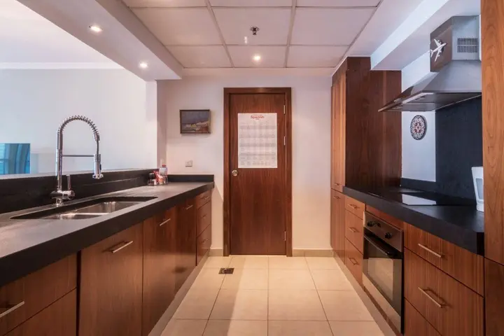 Дубай: Luxury Apartment With Panoramic-view of Dubai Marina
