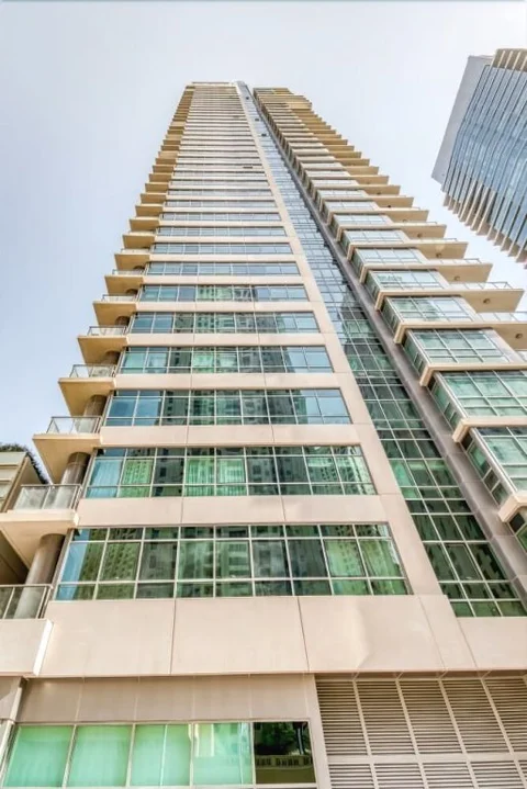 Дубай: Bright Apartment in the Heart of Marina by GuestReady