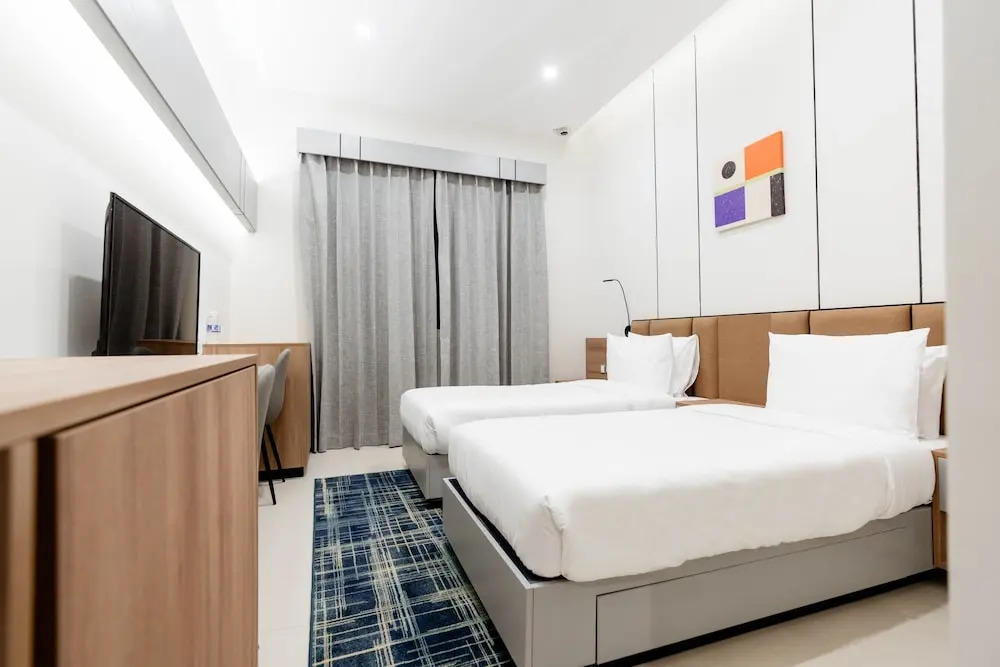 Дубай: Resivation Hotel