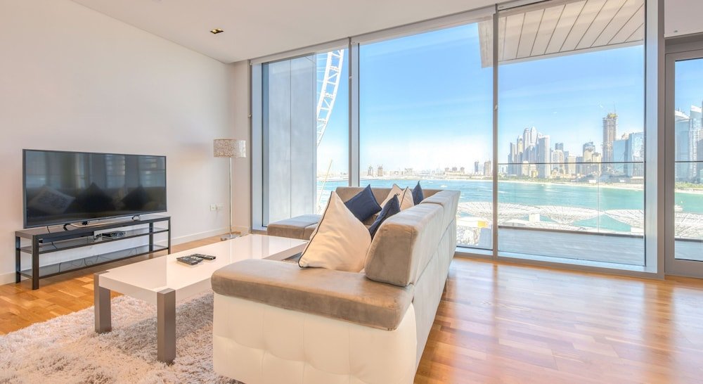 Дубай: Beautiful Large 3 B/R Apt in BlueWaters Island