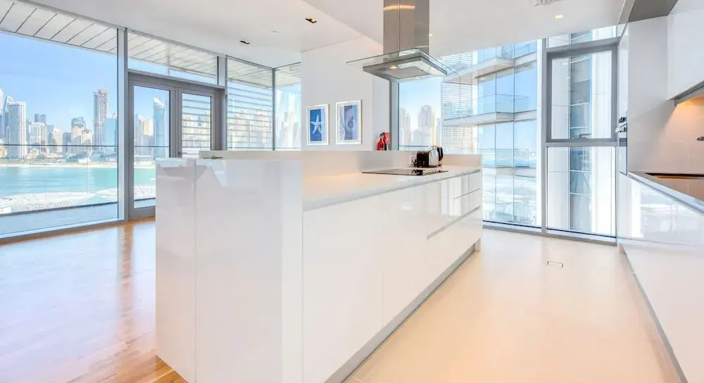 Дубай: Beautiful Large 3 B/R Apt in BlueWaters Island